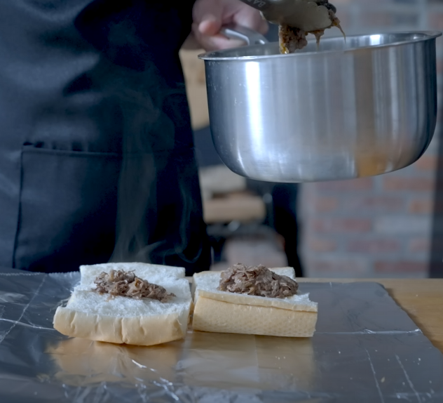 Chicago-Style Italian Beef: Um Clássico de Chicago com Sabor Inigualável